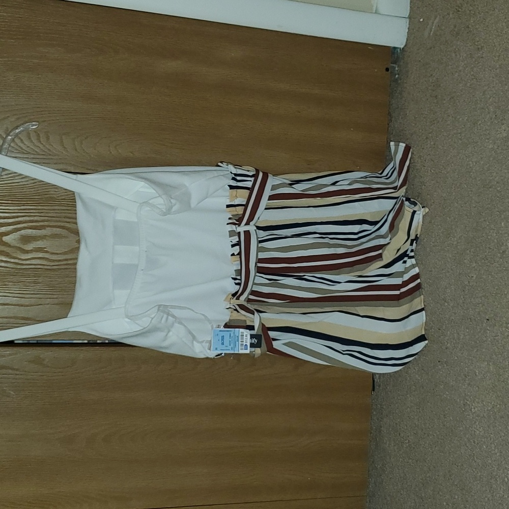 Romper - Picture 2 of 3
